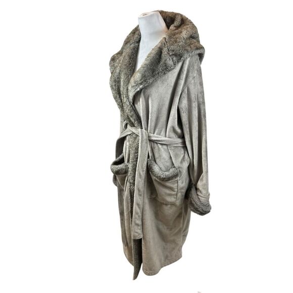 Ladies Pottery Barn Faux Fur Ombre Robe Size Medium Grey - Picture 4 of 12